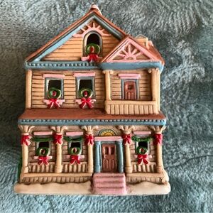 The Americana Celebration Christmas Village- House Charles Wysocki - Schmid 1988